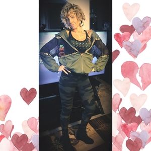 Meet your Posher, Hallie